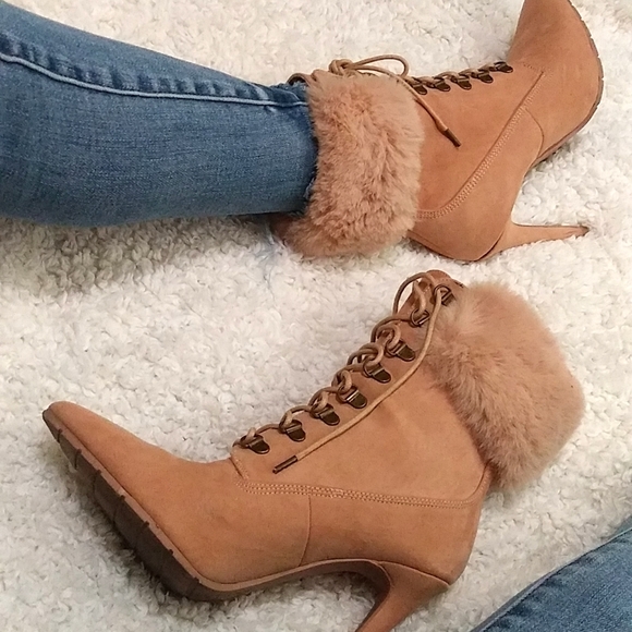 Tennie Bootie Point-Toe Size: 8 - Picture 9 of 17